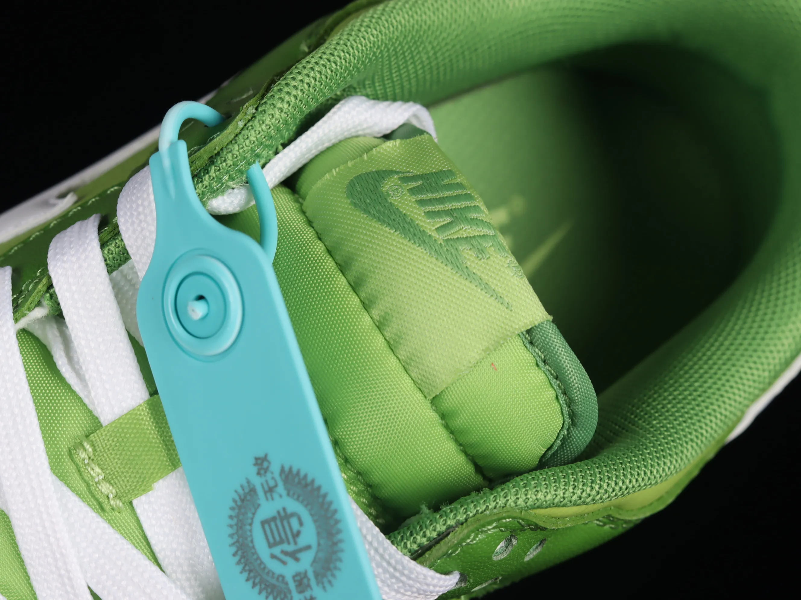 All categories Nk SB Dunk Series Nk SB Dunk Low low-top sneakers F version Nk SB Dunk Low "Green White" SB Dunk Series low-top casual sports skateboard shoes DJ6188-300